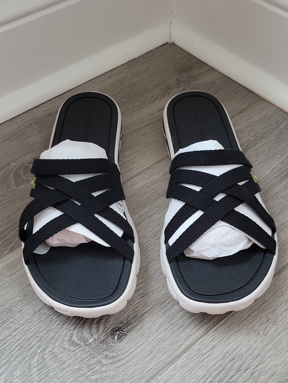 Lands' End Black Strappy Slides Sandals Size 11 NEW